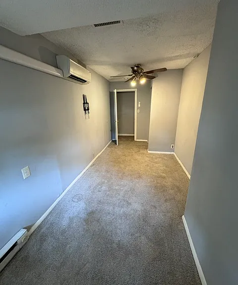 1464 Colony Rd — Photo 9