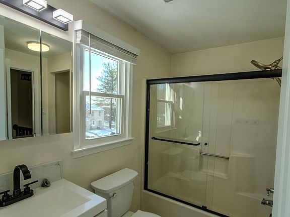 5th image of 608 Saint Georges Station Rd