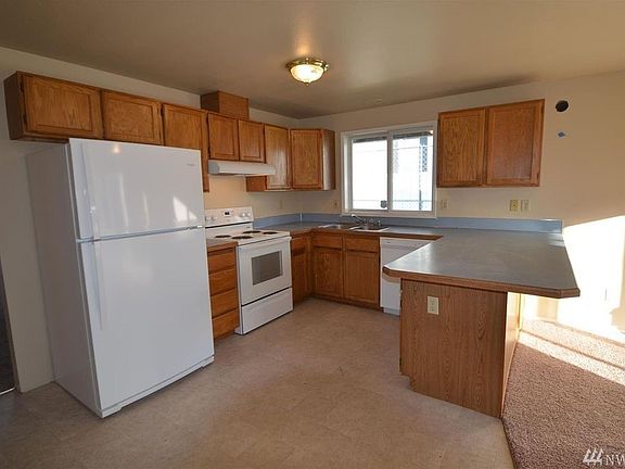 3rd image of 1310 E 67th St