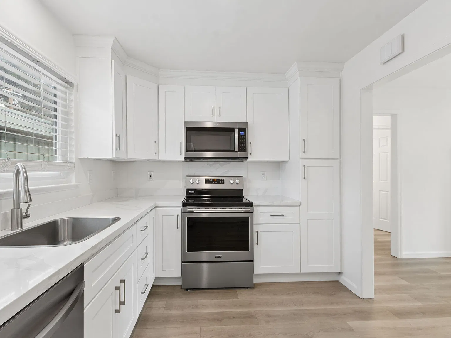 2 bed, 755 sqft, $2,695 — Photo 4