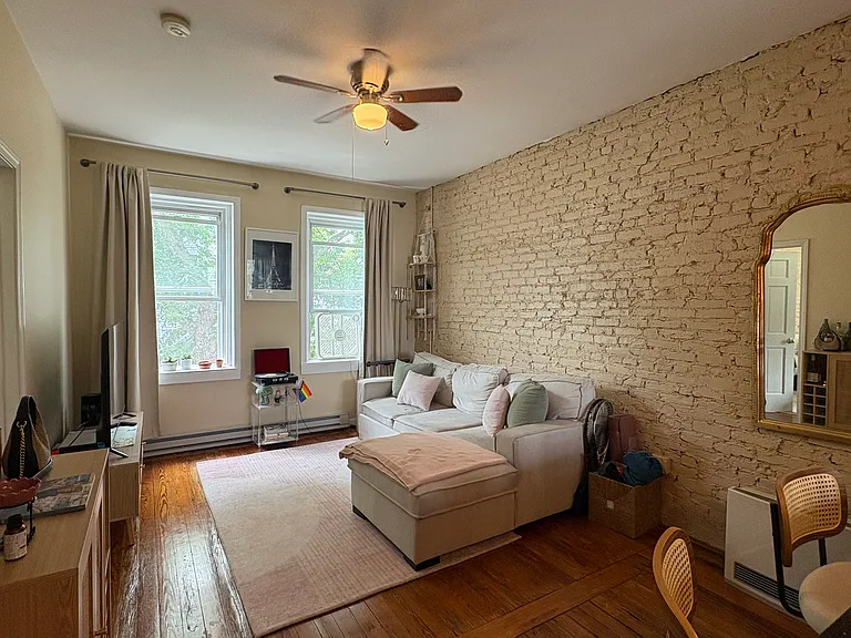146 Everett St #3 — Photo 2
