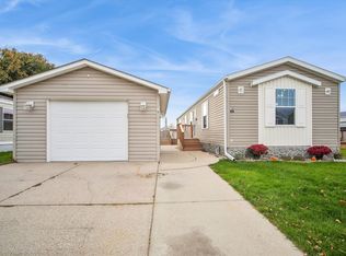 10 S Hawthorn Dr, Altoona, IA 50009