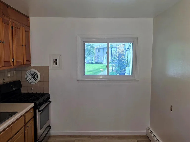 3 Fishkill Glen Dr #A — Photo 7