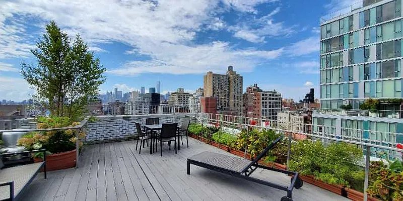 Rented by Chase Global Realty Corp | media 12
