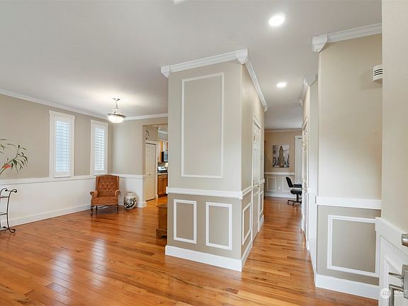 4th image of 16716 127th Avenue Ct E