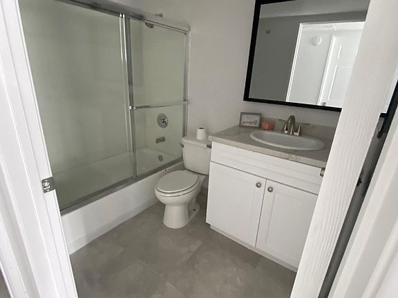 2nd image of 14949 Vanowen St #6