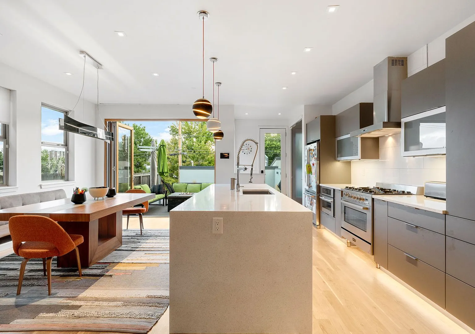 Luxury 4BD, 3.5BA Cherry Creek Home with Theater Room and Rooftop Terrace — Photo 3