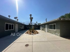 521 El Placer Rd, Palm Springs, CA