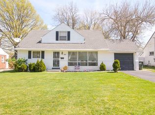 273 Greenvale Rd, Cleveland, OH 44121