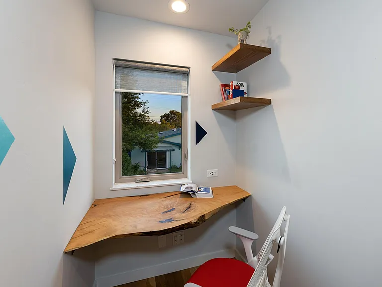 115A Hebard St #A — Photo 7