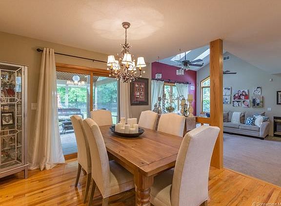 5th image of 6 Shaughnessy Dr