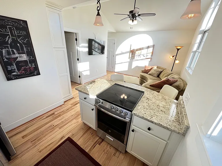 5631 Creekside Xing — Photo 4