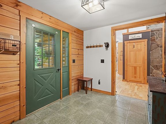 4th image of 23 Lyman Barnes Rd