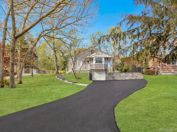 14 Woodvale Avenue, Kings Park, NY 11754