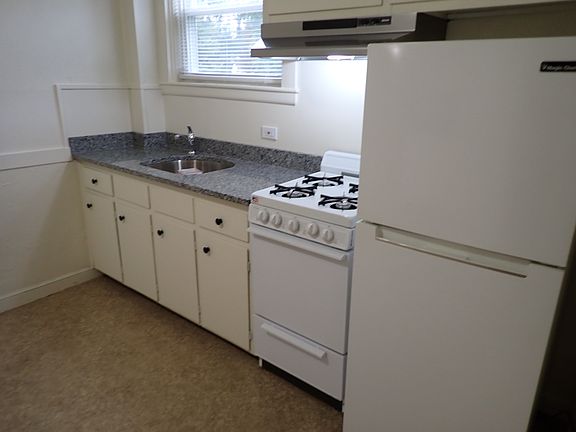 5th image of 140 School St APT 1