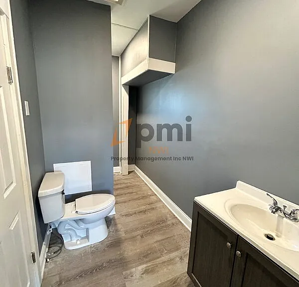 416 E 9th St #2 — Photo 17