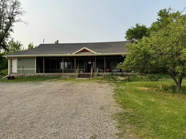 15913 810th Ave, Glenville, MN 56036