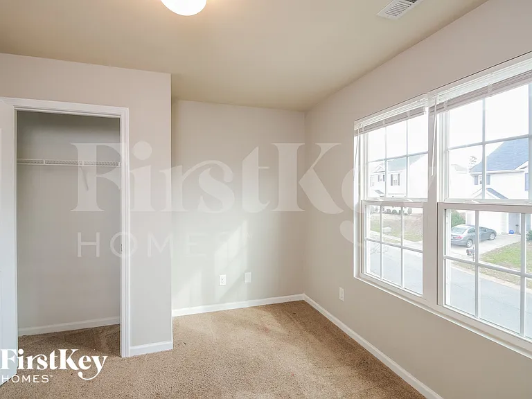 513 Ellingsworth Ln — Photo 10