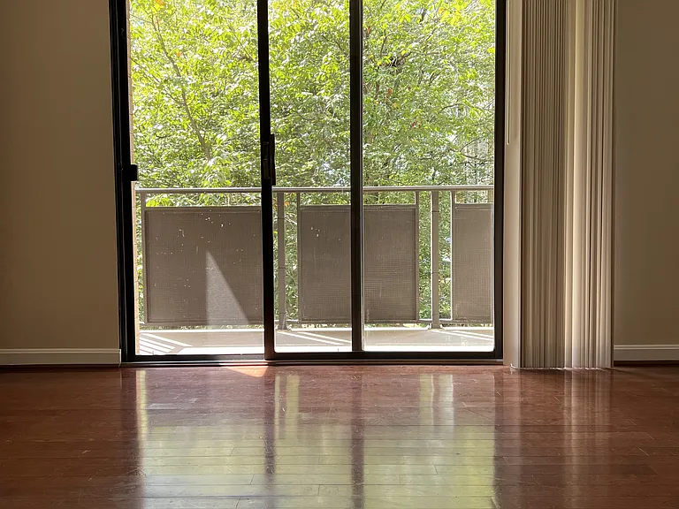 6001 Arlington Blvd #305 — Photo 2