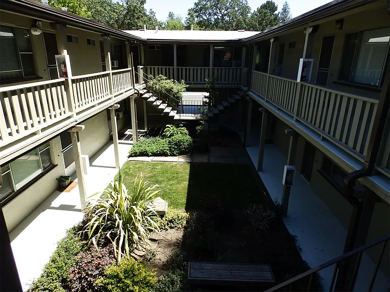 80 Lafayette Cir #2 — Photo 10