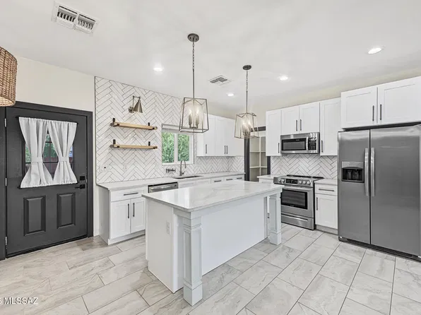 9109 N Shannon Rd, Tucson, AZ 85742