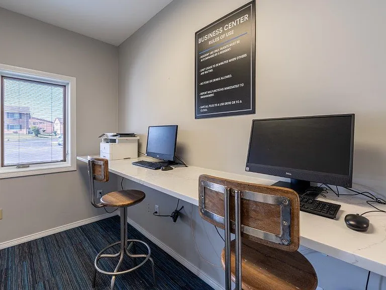 The Summit at Ridgewood Apartment and Townhomes — Photo 16