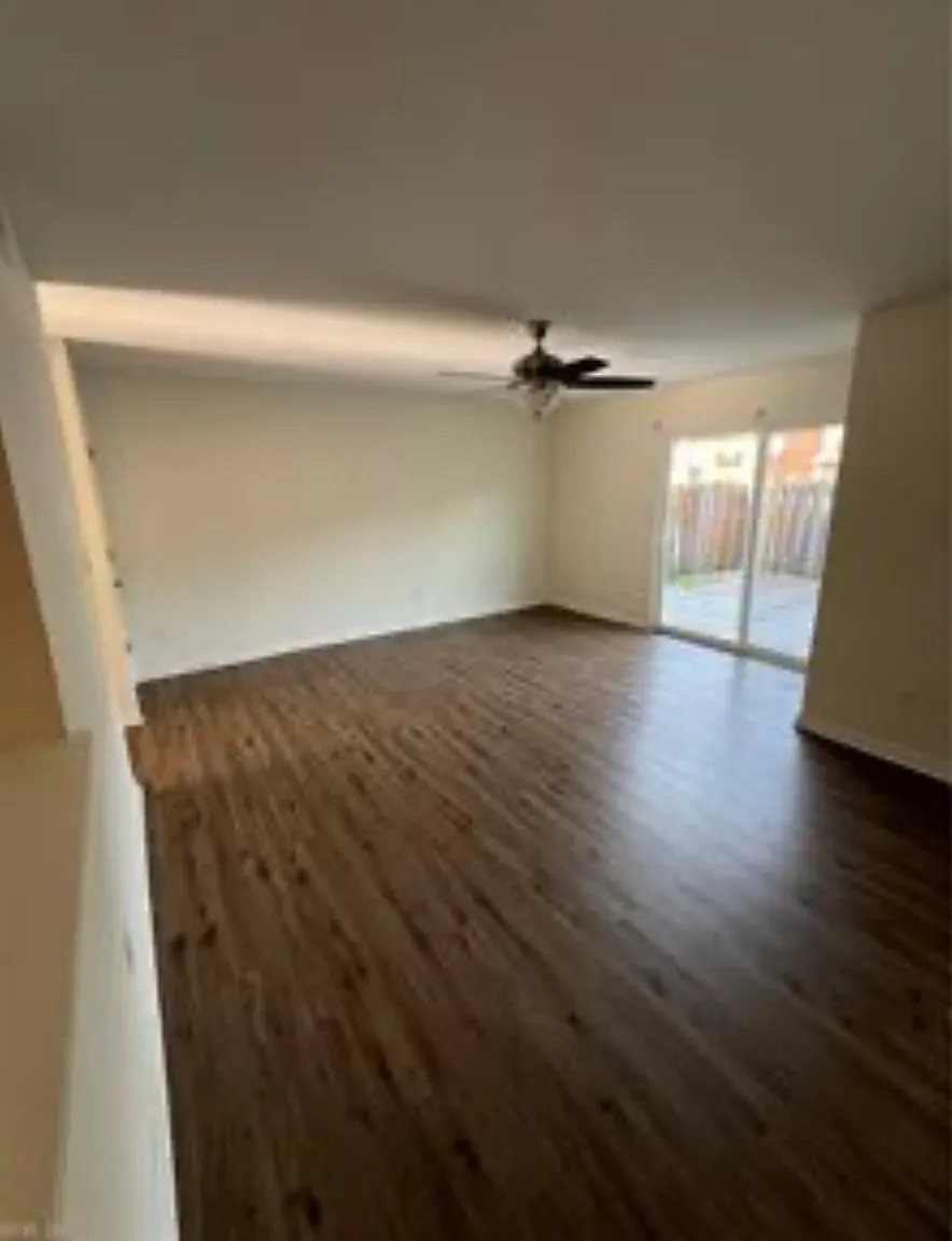 3 bed, 2.5 bath, 1400 sqft, $1,900 — Photo 3