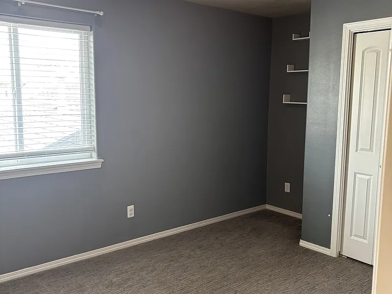 2075 Mary Dr — Photo 29