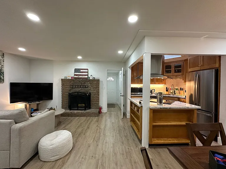 1083 Aspenwald Rd #A — Photo 12
