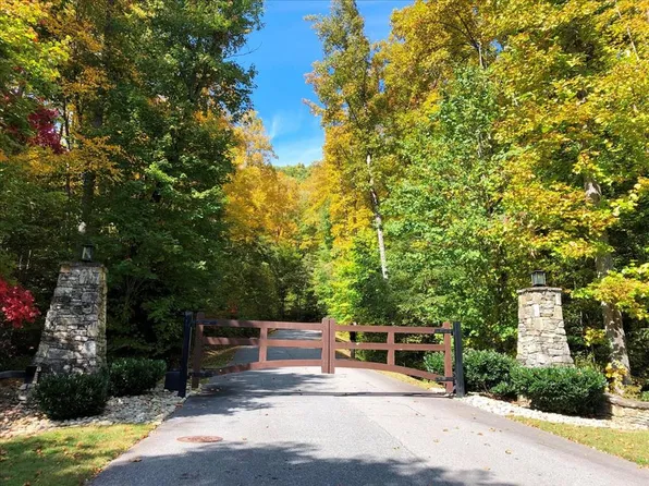 30 Cadillac Point, Waynesville, NC 28785