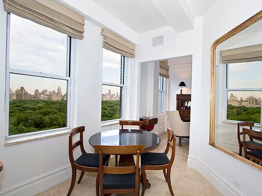 Sold by Sotheby's International Realty | media 11