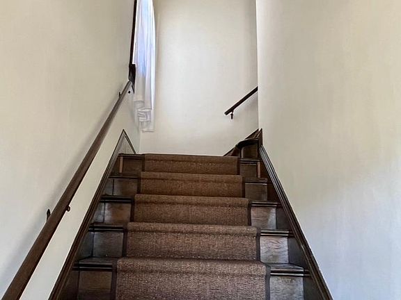 2nd image of 1125 Goodrich Ave