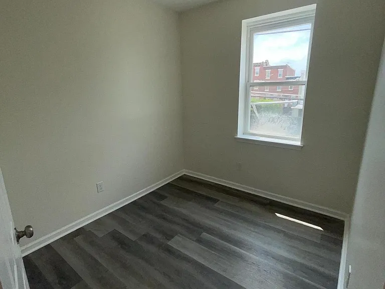2519 N Mutter St — Photo 7
