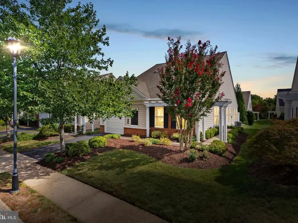 44444 Oakmont Manor Sq, Ashburn, VA 20147