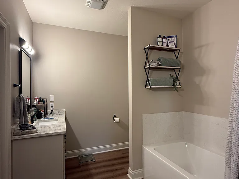 107 Liberty Dr — Photo 16