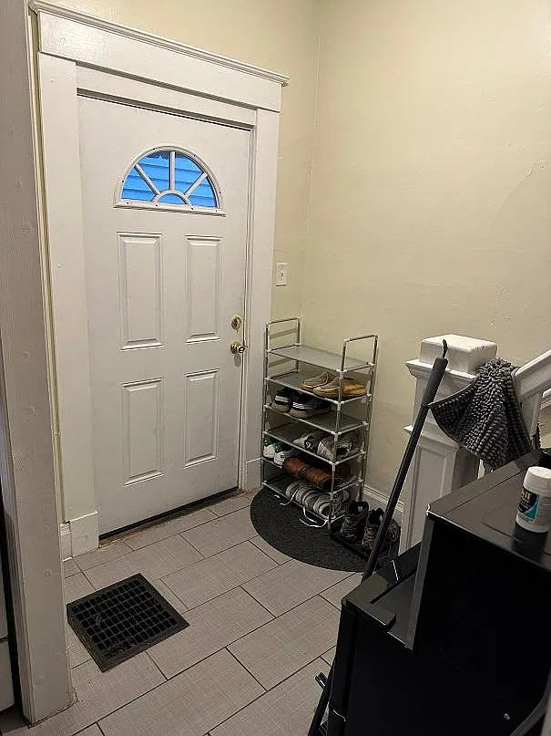 5 bed, 1800 sqft, $3,300 — Photo 3