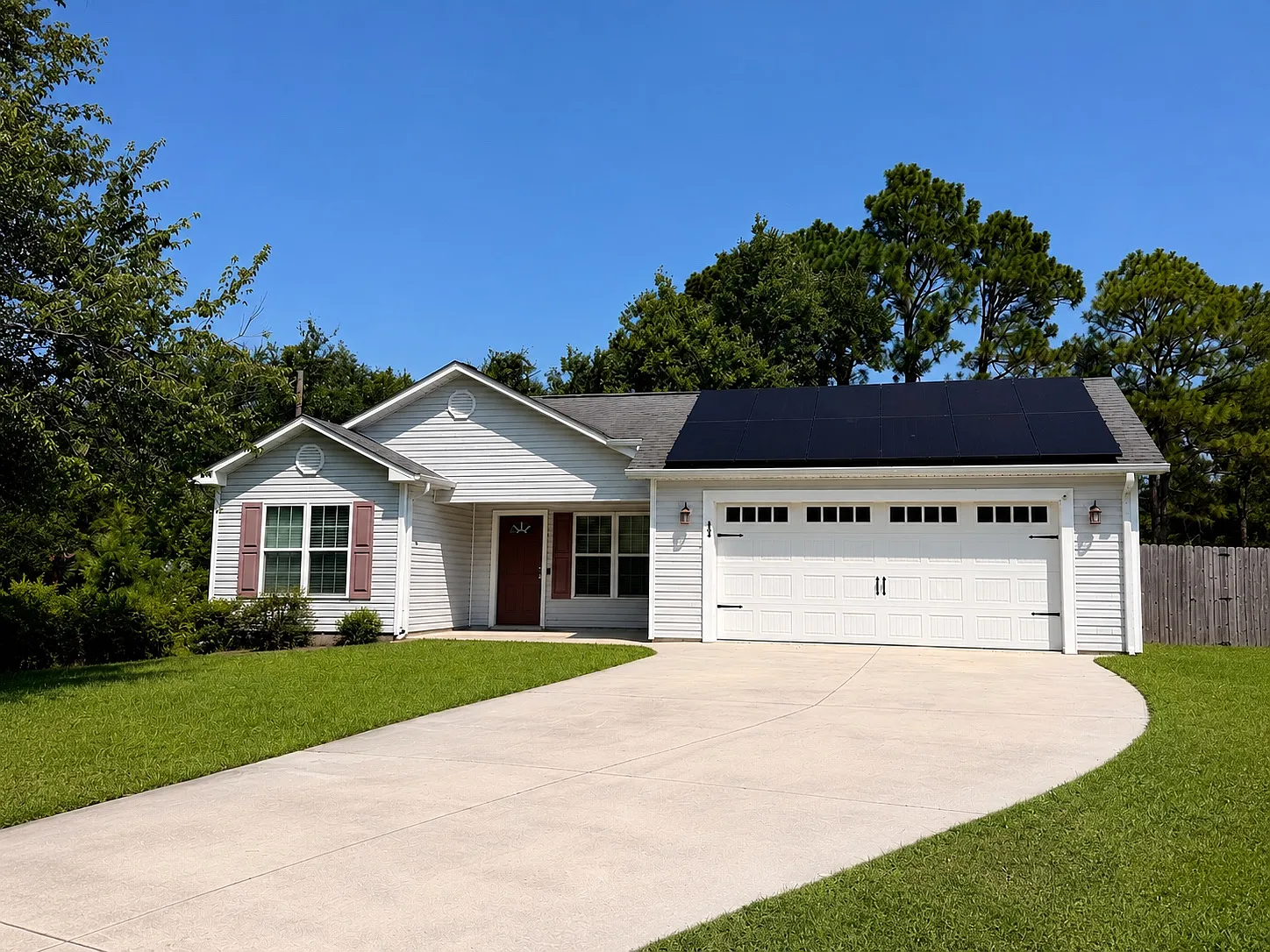 3 bed, 1260 sqft, $1,900 — Photo 1
