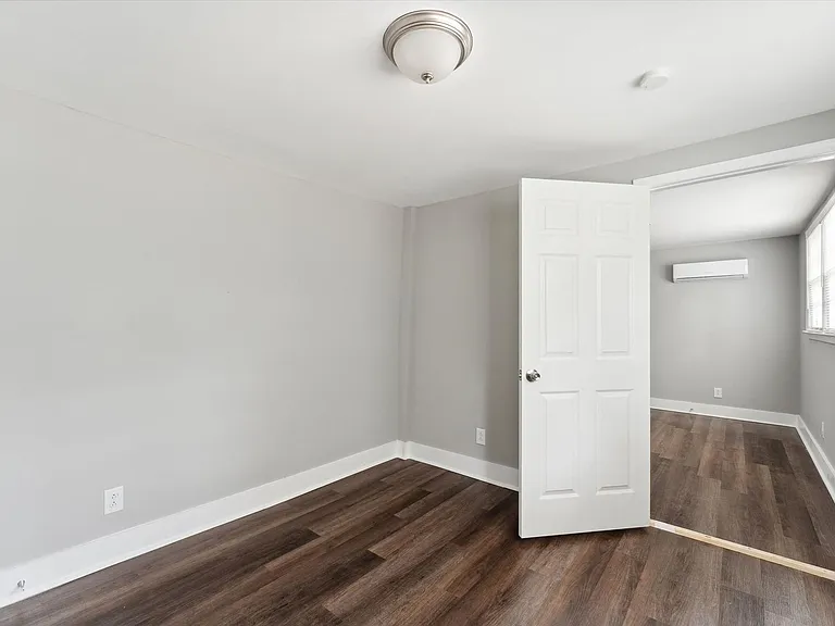 2120 E Gwinnett St — Photo 24