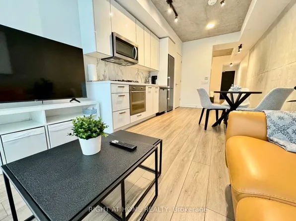 458 Richmond St W, Toronto, ON