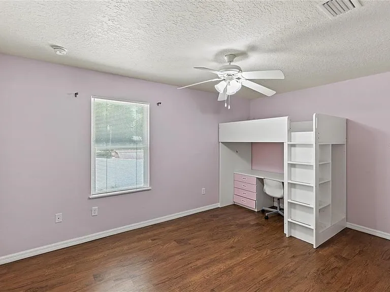 206 E Catawba St — Photo 6