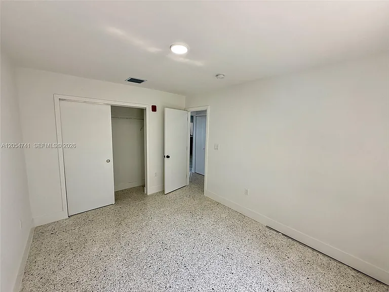 180 NE 57th St #14 — Photo 9