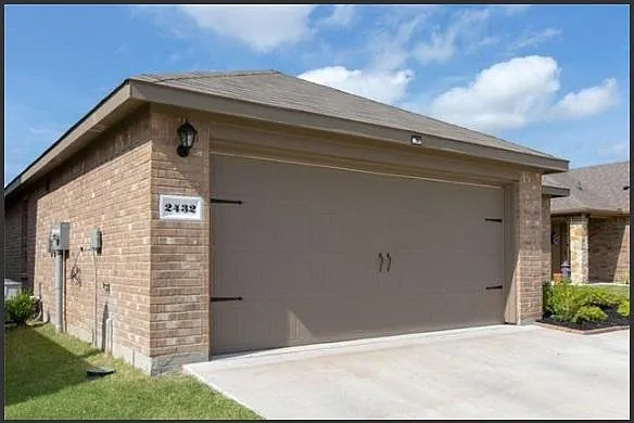 2432 French St — Photo 4