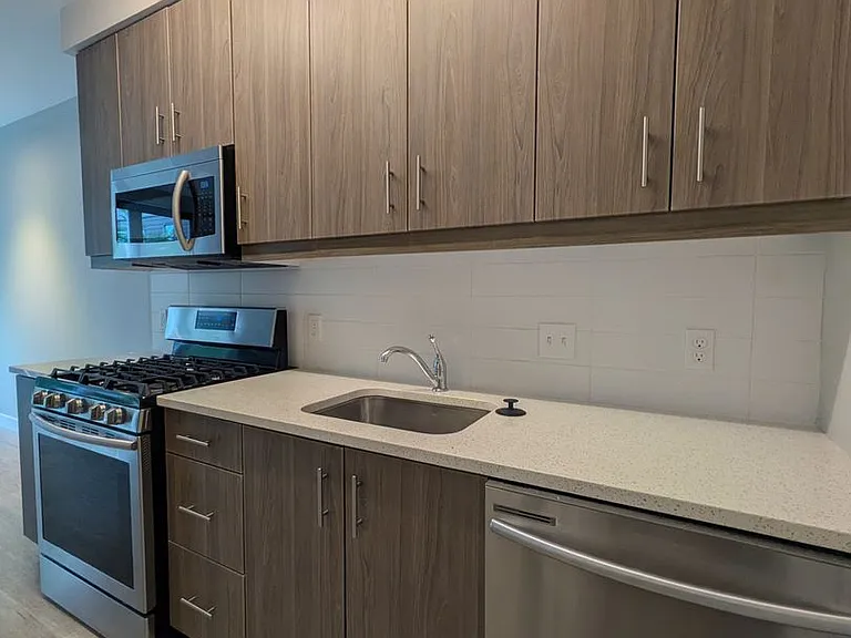 Division Terrace Apartments — Photo 32