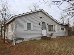 98 Rhode Island Rd, Taunton, MA 02780