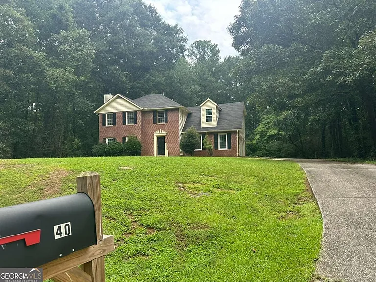 40 Lake Ct — Photo 2
