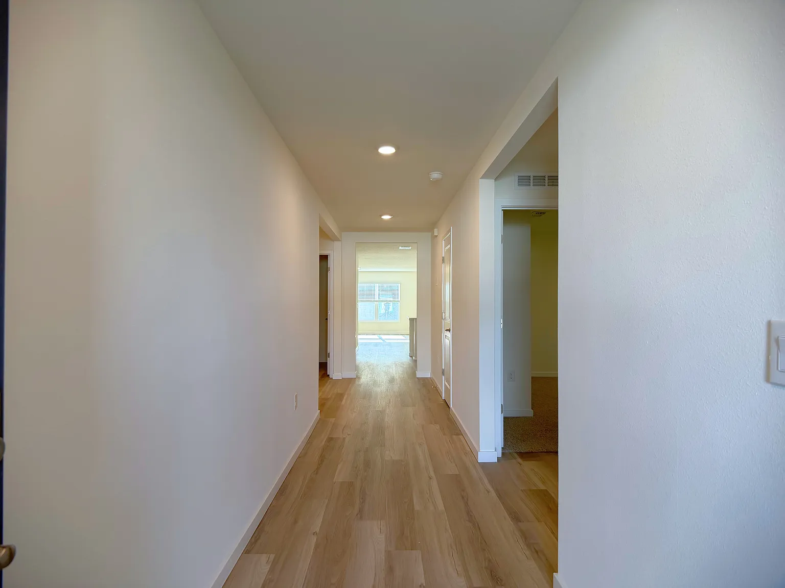 4 bed, 1828 sqft, $2,250 — Photo 3
