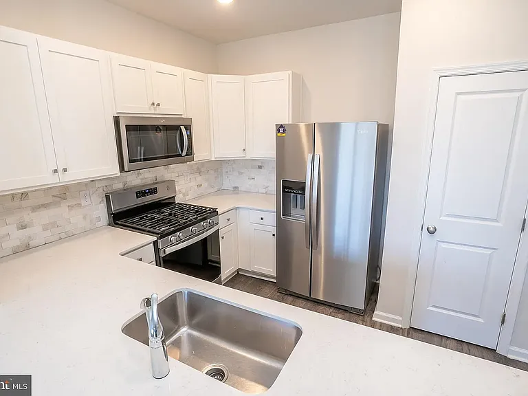 109 Mazzeo Dr — Photo 6