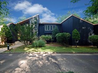 197 Rock Rd W, Green Brook, NJ 08812