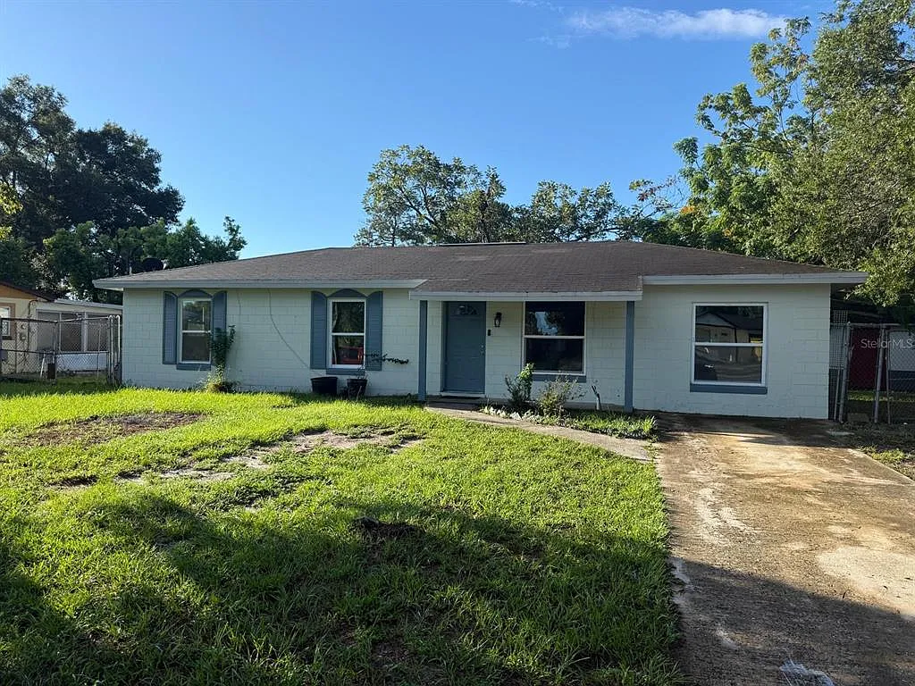 3 bed, 1.0 bath, 1000 sqft, $2,100 — Photo 1