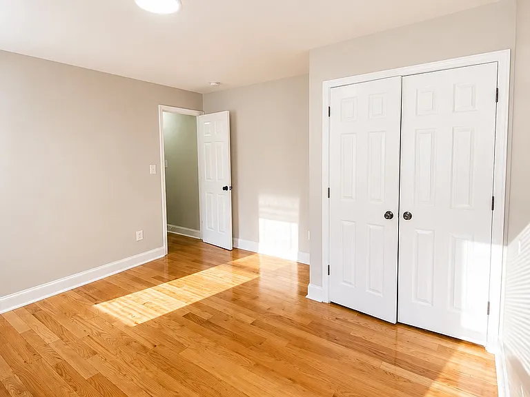 2501 E Fayette St — Photo 9